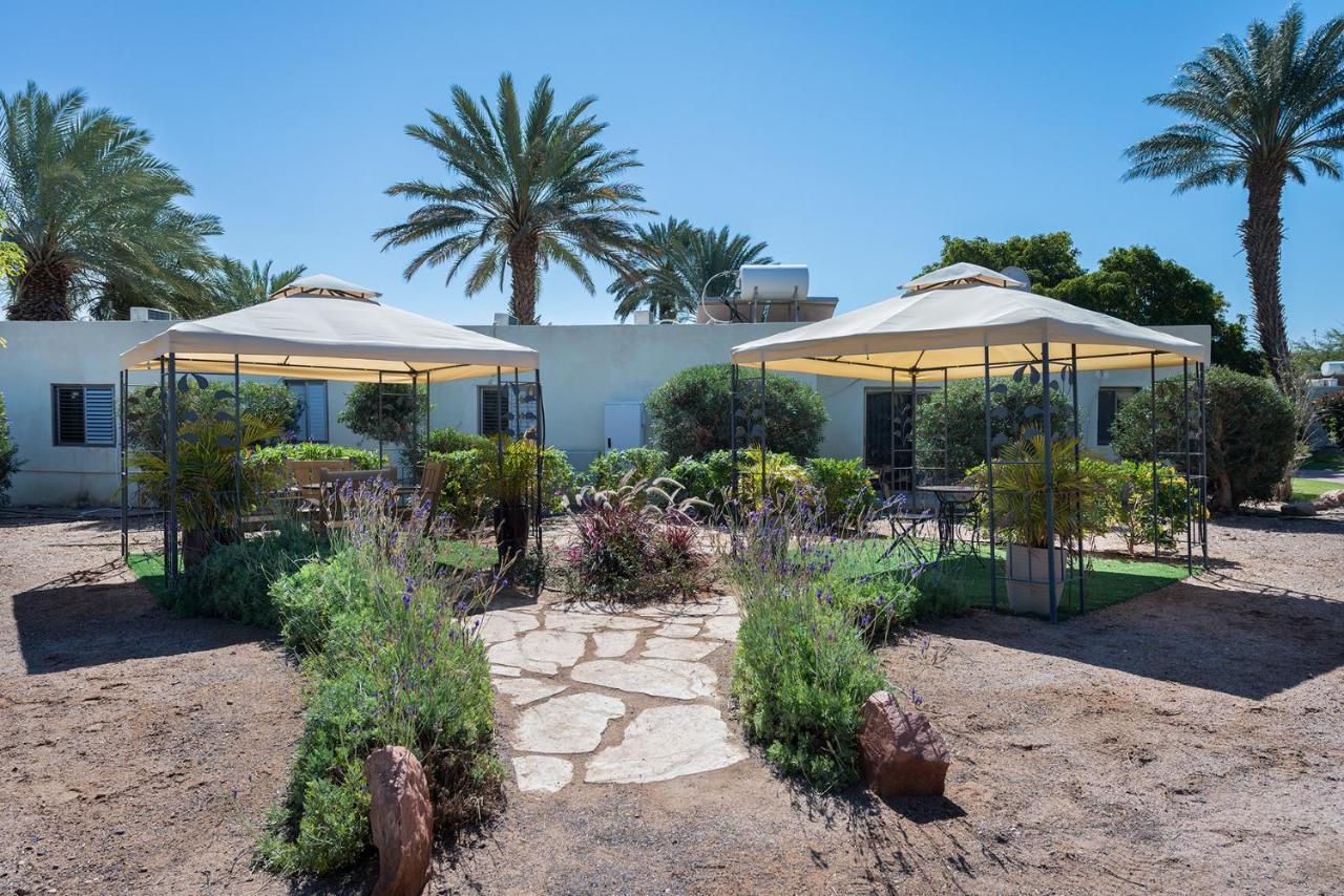 Eilot Kibbutz Country Lodging Эйлат Экстерьер фото
