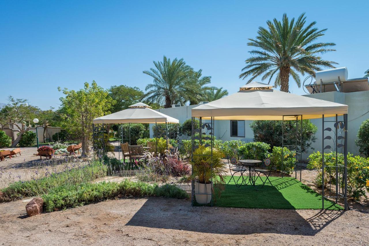Eilot Kibbutz Country Lodging Эйлат Экстерьер фото