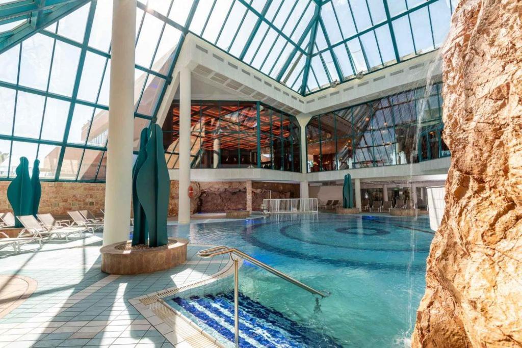 Eilot Kibbutz Country Lodging Эйлат Экстерьер фото