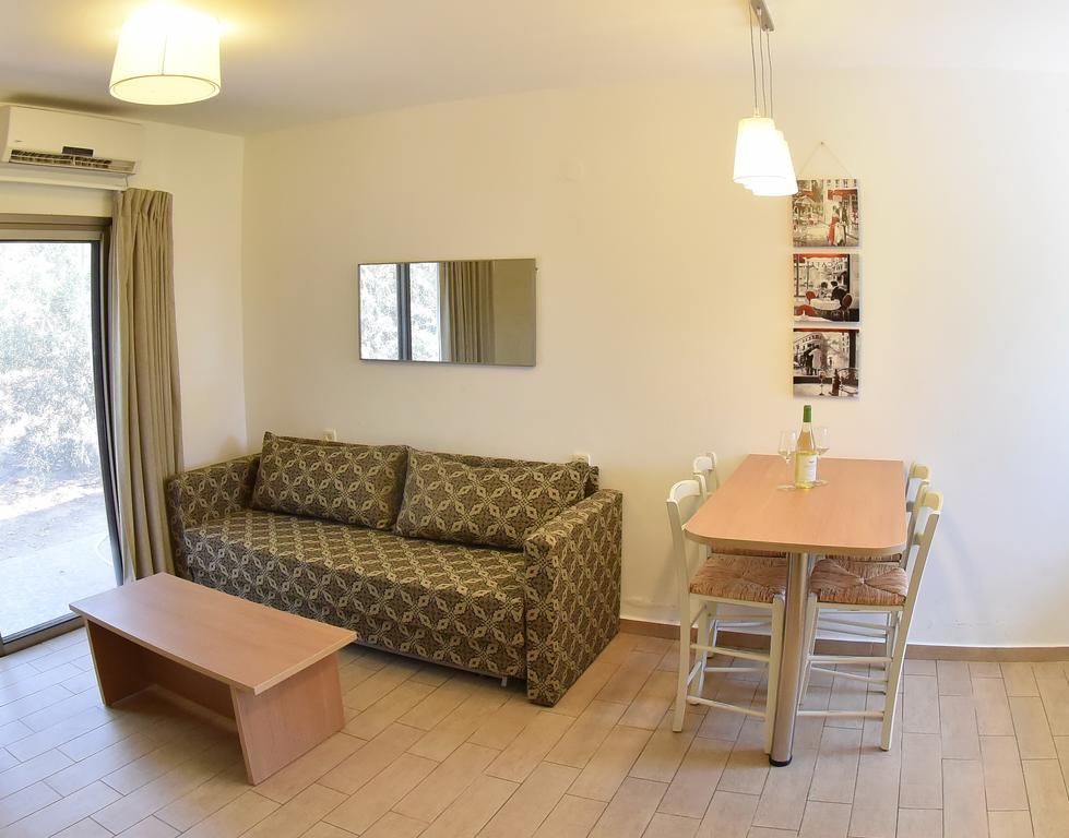 Eilot Kibbutz Country Lodging Эйлат Экстерьер фото