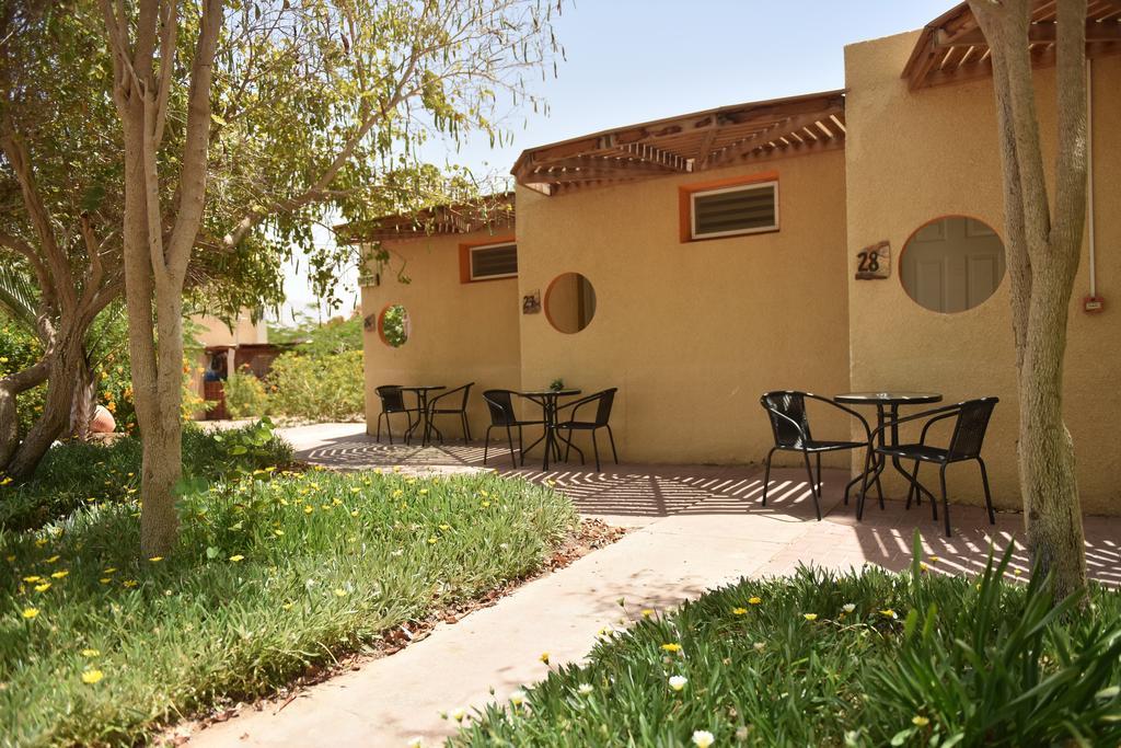 Eilot Kibbutz Country Lodging Эйлат Экстерьер фото