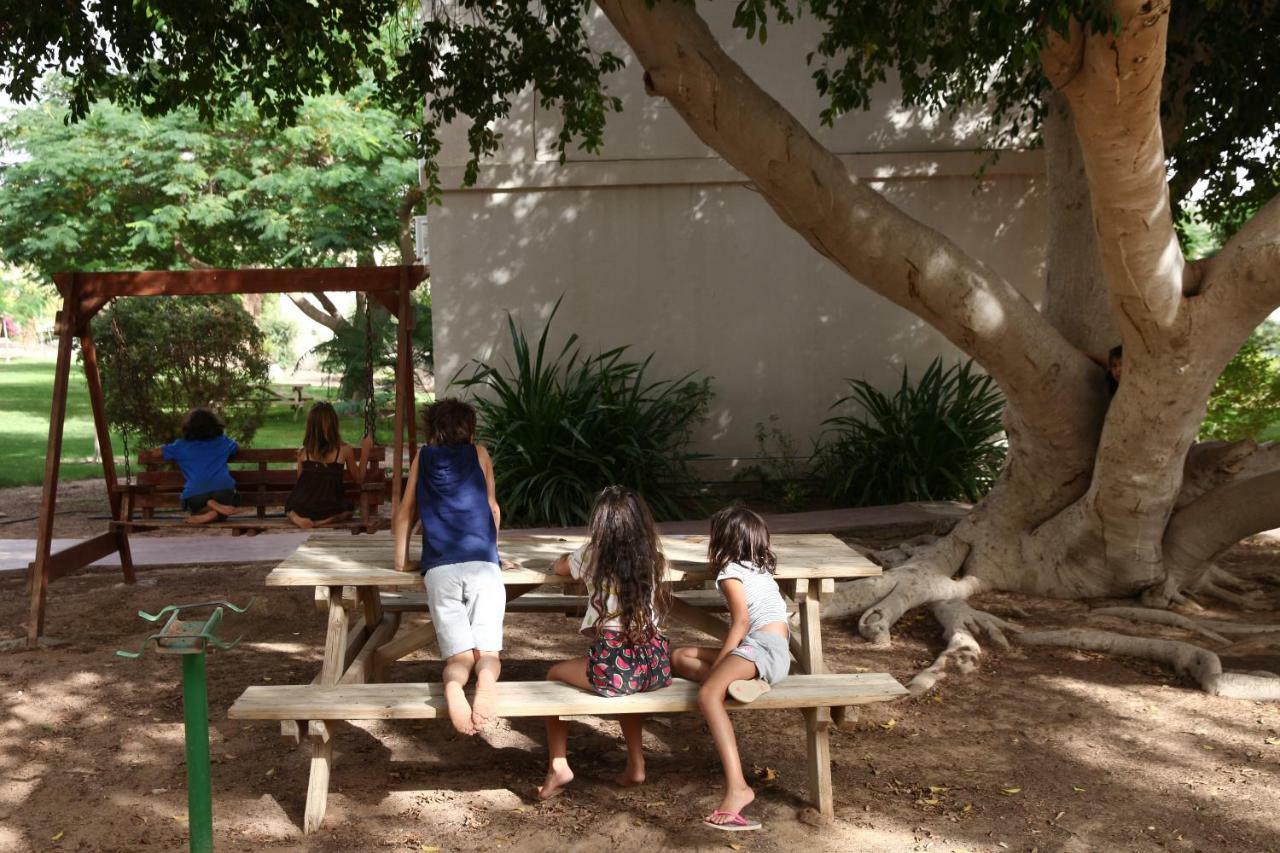 Eilot Kibbutz Country Lodging Эйлат Экстерьер фото